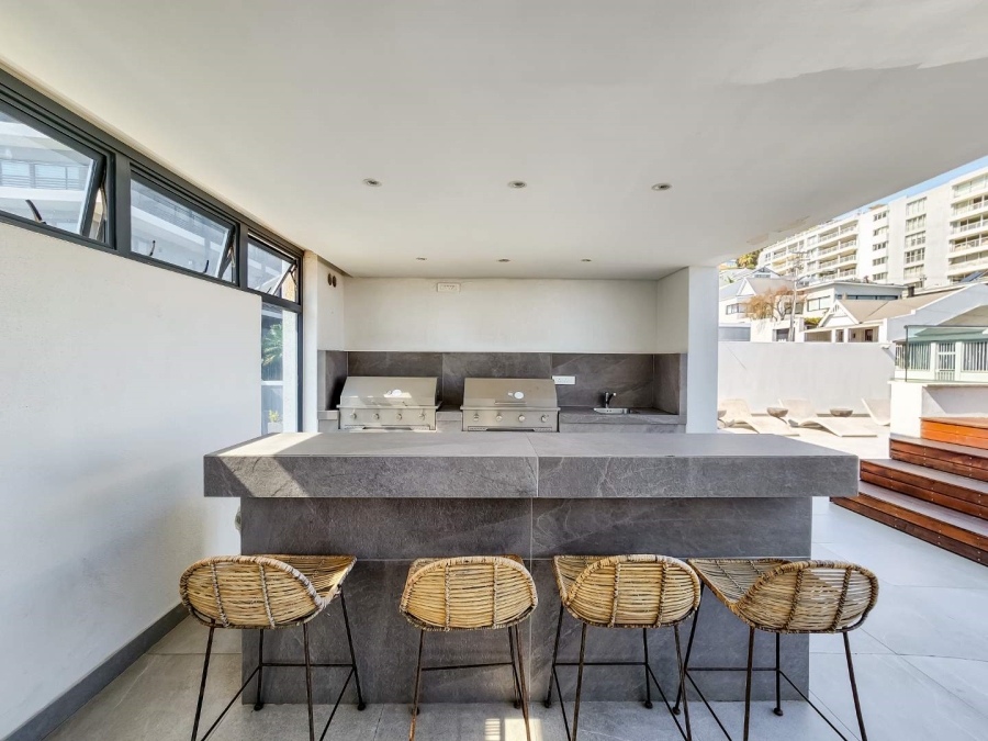 2 Bedroom Property for Sale in Sea Point Western Cape